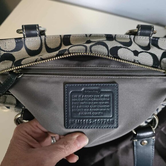 NWT Coach Penelope Signature Lunch Tote Bag Navy Blue with dust bag - Picture 3 of 12